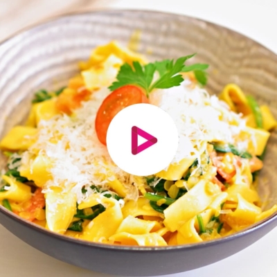 kita-kinderzimmer-hamburg-Nudeln-mit-Spinat-Dillsauce