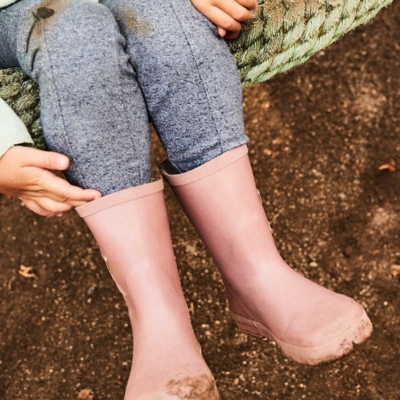 kita-kinderzimmer-hamburg-ratgeber-kinder-natur-kind-spielen