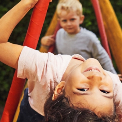Kinderfreundschaften können für immer sein? Wir klären auf