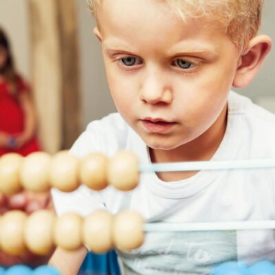 kita-kinderzimmer-hamburg-ratgeber-wissen-einschulung-kiziPendium_04_Calcoolio_P6 Was sollte ein Kind bis zur Einschulung können?