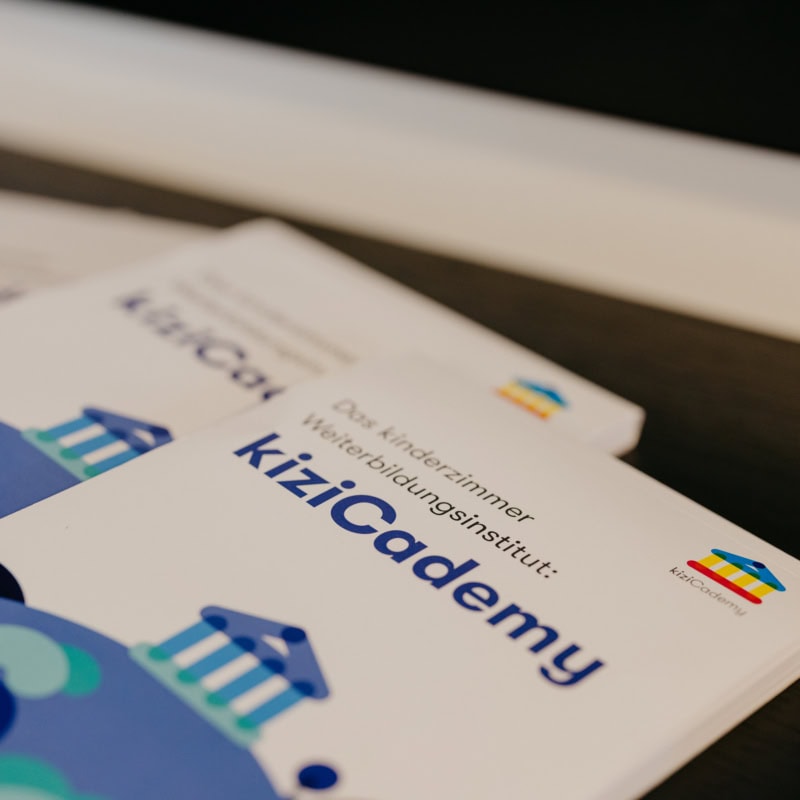 Ein Aktenordner der kiziCademy in der Kita kinderzimmer Hamburg