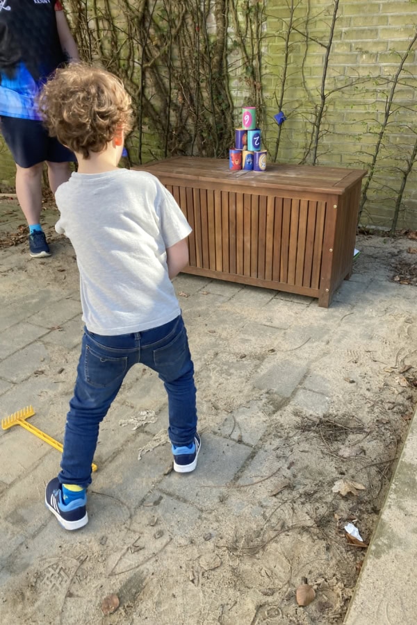 Dosenwerfen in der Kita kinderzimmer Lehmberg in Hamburg Rahsltedt